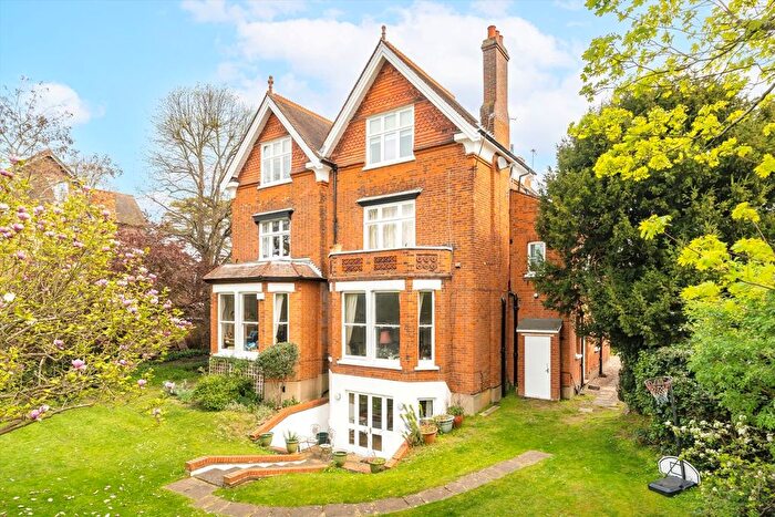 3 Bedroom Flat For Sale In The Drive, Wimbledon, SW20