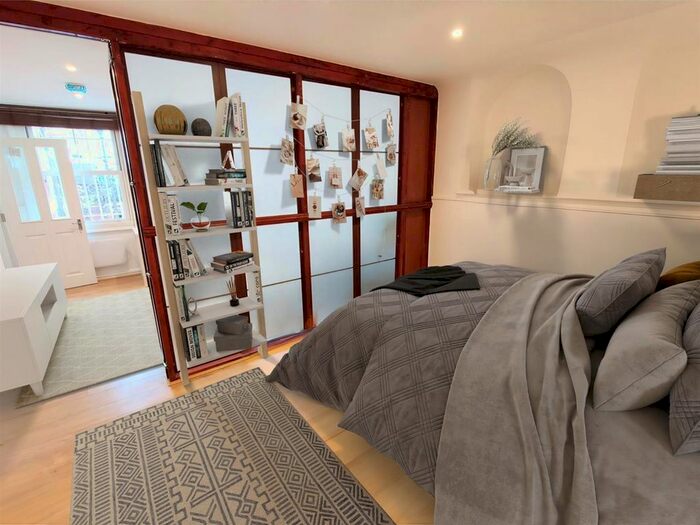 1 Bedroom Flat To Rent In Buckland Crescent, Belsize Park, NW3