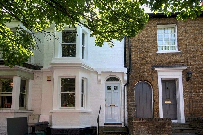 2 Bedroom House To Rent In High Street, Berkhamsted, HP4