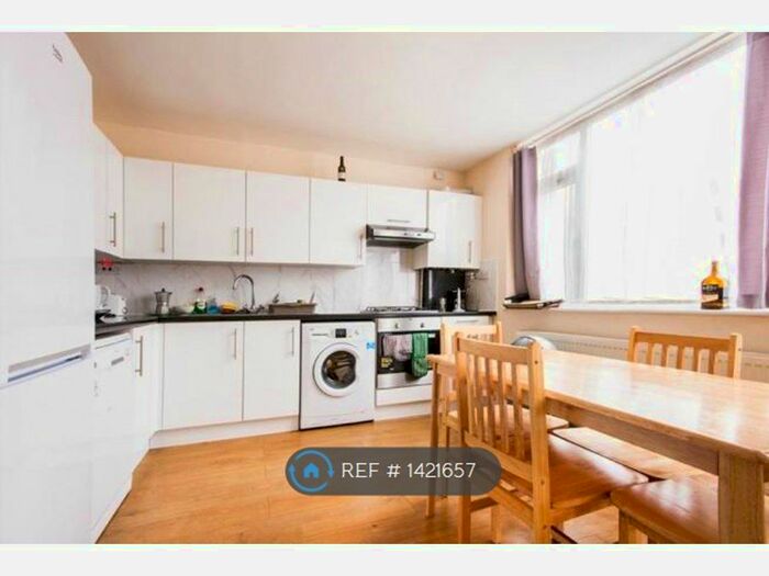 5 Bedroom Flat To Rent In Deeley Road, London, SW8