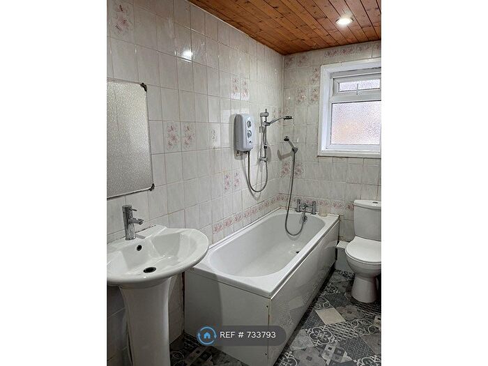 2 Bedroom Terraced House To Rent In Woodbine Road, Blackburn, BB2