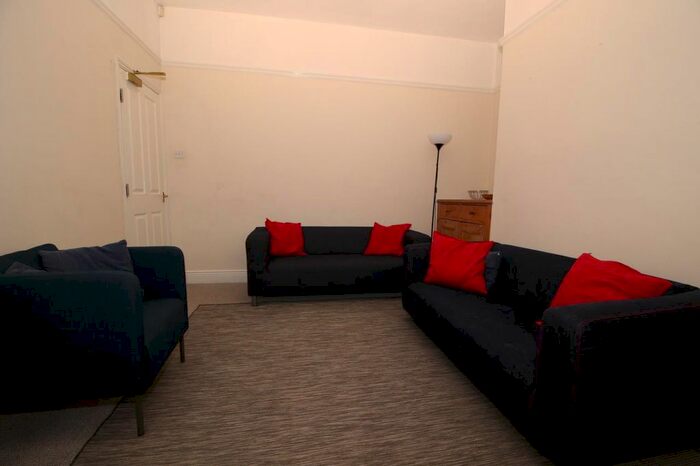 5 Bedroom Maisonette To Rent In Hazelwood Avenue, Jesmond, Newcastle Upon Tyne NE2