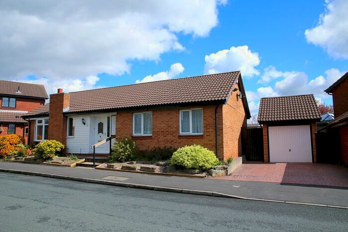 2 Bedroom Detached Bungalow To Rent In Kingshill Court, Standish, Wigan, Lancashire, WN6