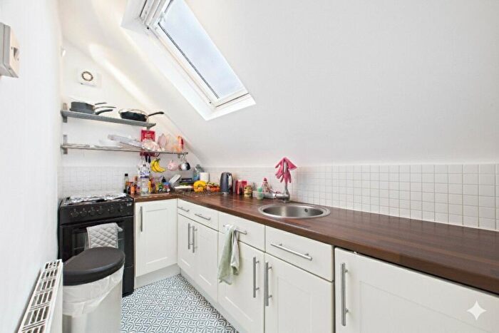1 Bedroom Apartment To Rent In St. Lukes Road, Maidenhead, Berkshire, SL6