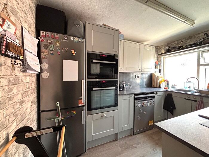 2 Bedroom Flat For Sale In Victoria Road, Swanage, BH19 - Photo 7