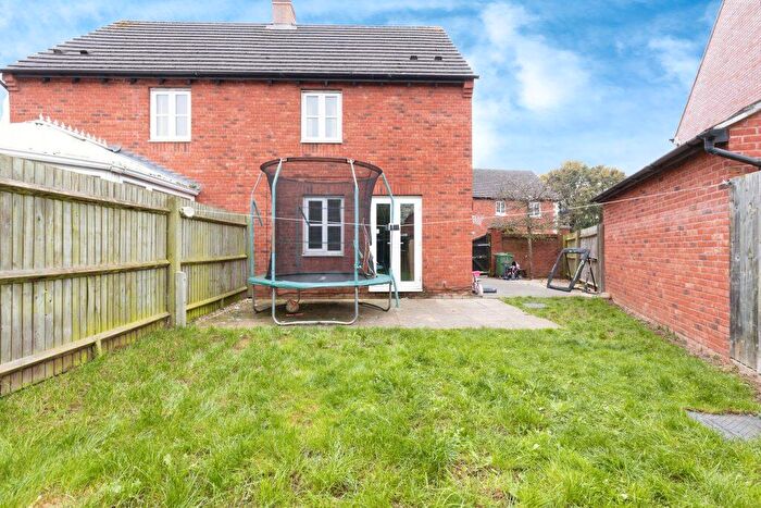 2 Bedroom Semi-Detached House For Sale In Ferndale Close, Gloucester, GL2