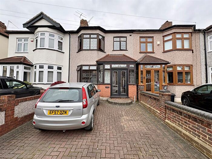 3 Bedroom Terraced House For Sale In Northdown Road, Hornchurch, RM11