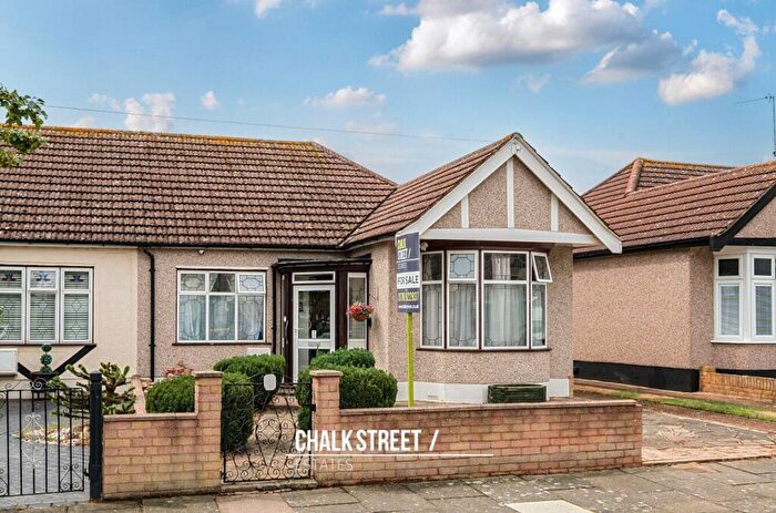 2 Bedroom Semi-Detached Bungalow For Sale In Mansfield Gardens, Hornchurch, RM12