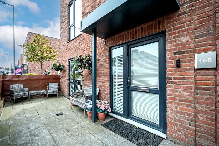 2 Bedroom Flat For Sale In Sydney Road, Watford, Hertfordshire, WD18