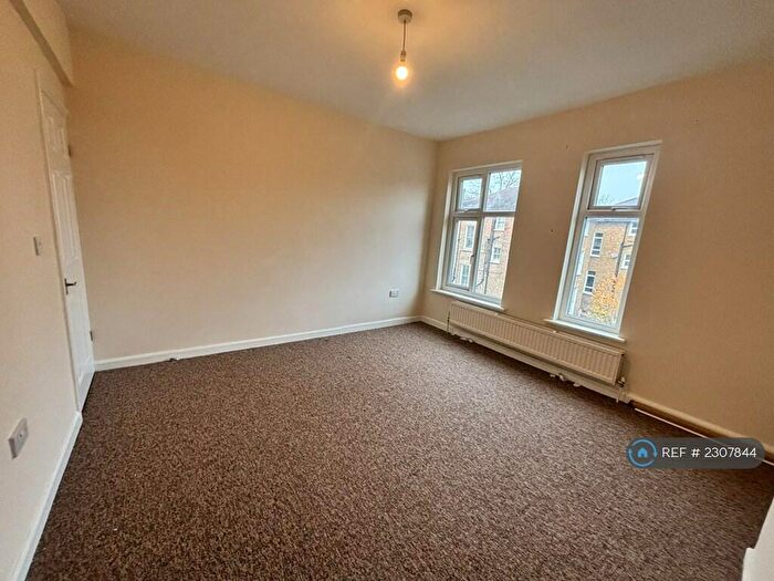2 Bedroom Flat To Rent In Stratheden Parade, London, SE3
