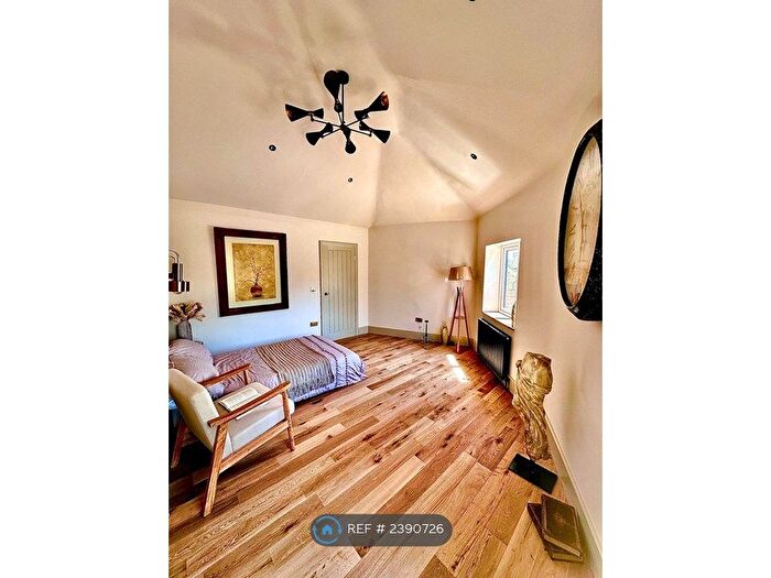 Studio To Rent In Cranbrook Drive, Luton, LU3