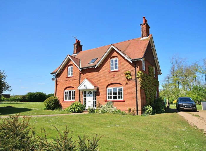 4 Bedroom Property To Rent In Hall Farm, Oxnead, Norfolk, NR10