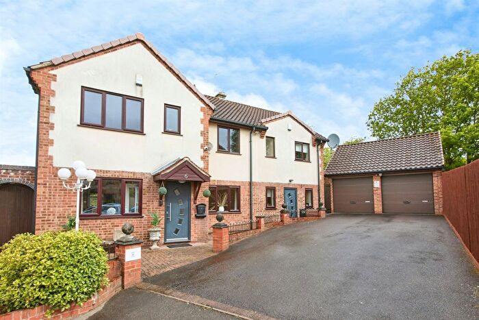 6 Bedroom Detached House For Sale In Teviot Place, Oakwood, Derby, DE21