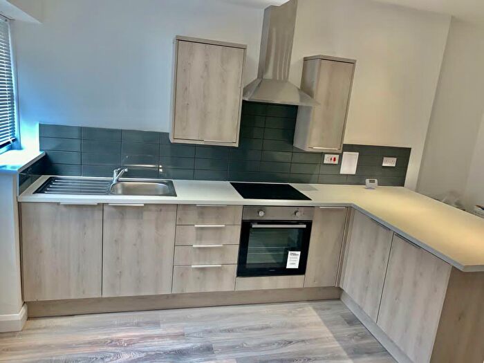 2 Bedroom House To Rent In Pengwern Grove, L15