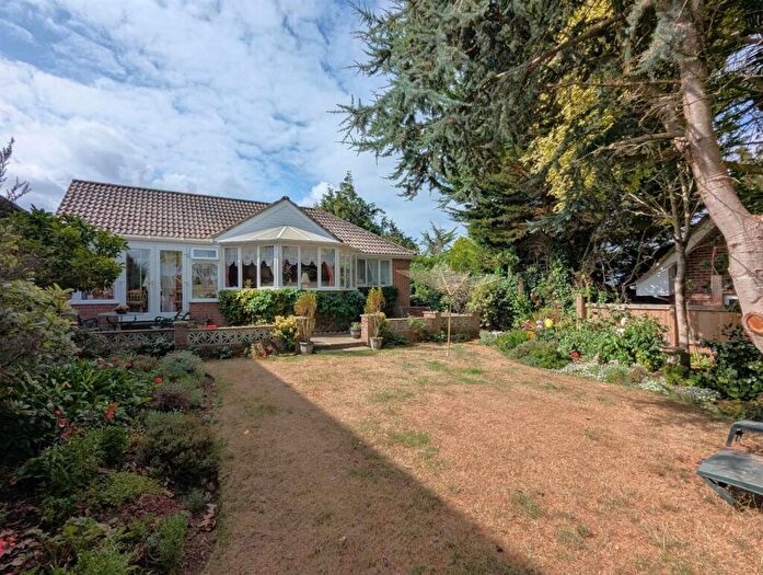 3 Bedroom Bungalow For Sale In Fairfield Gardens, Sandown, PO36