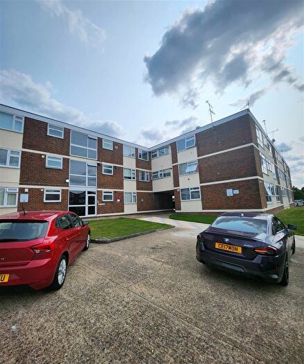 1 Bedroom Flat To Rent In Stonehill Court, Markfield Gardens, London, E4