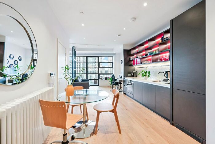 Studio For Sale In Defoe House, City Island Way, London, E14