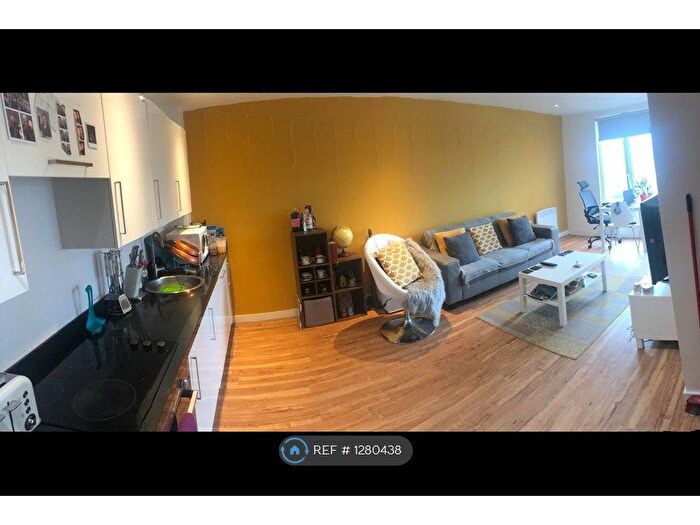 2 Bedroom Flat To Rent In The Exchange, Salford, M5