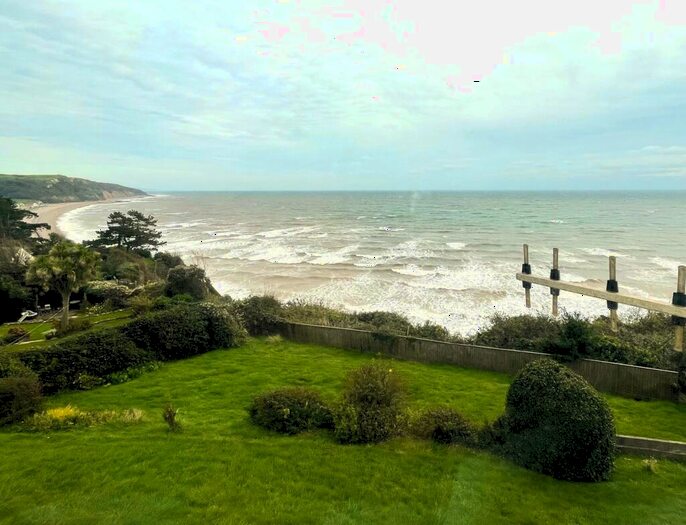 2 Bedroom Apartment For Sale In Highcliffe Close, Seaton, Devon, EX12