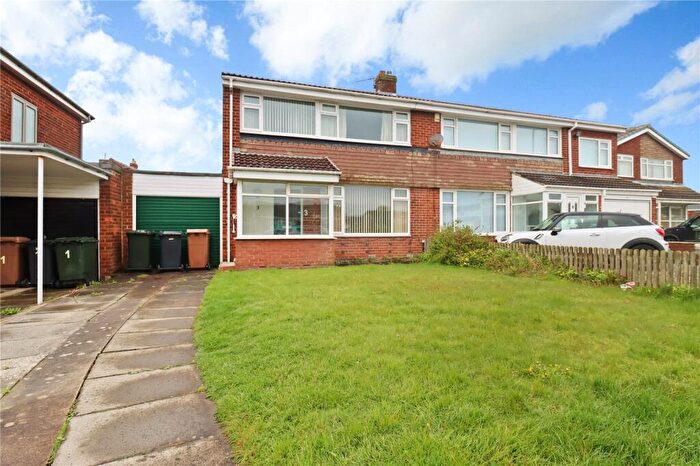 3 Bedroom Semi Detached House For Sale In Broomfield Avenue, Wallsend, Tyne And Wear, NE28