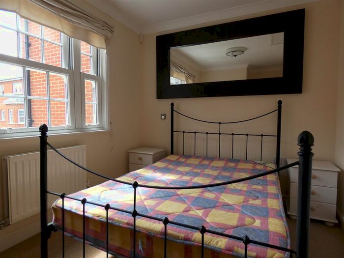 1 Bedroom Flat To Rent In George Roche Road, Nunneryfields, Canterbury, Kent, CT1