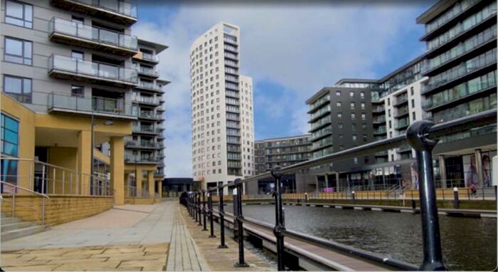 2 Bedroom Flat To Rent In Mackenzie House, LS10