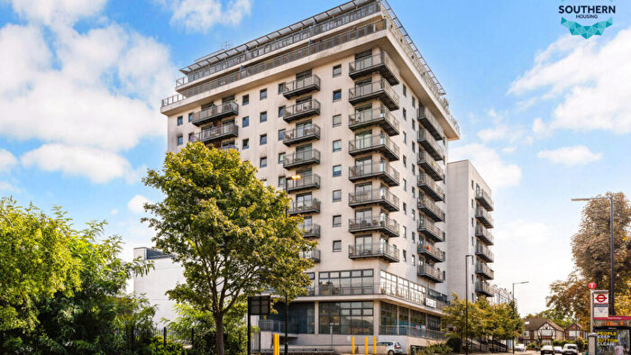 2 Bedroom Flat For Sale In Sutton Park Road, Sutton, Surrey, SM1