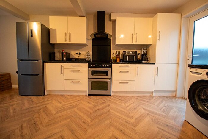 3 Bedroom End Of Terrace House For Sale In Longden Close, Bramcote, Nottingham, NG9