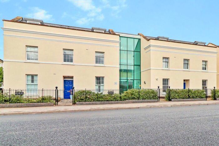 1 Bedroom Flat To Rent In Leckhampton, GL50