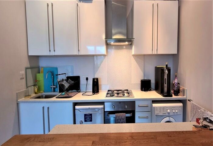 2 Bedroom Apartment To Rent In Peacock House, West Wickham, Kent, BR4