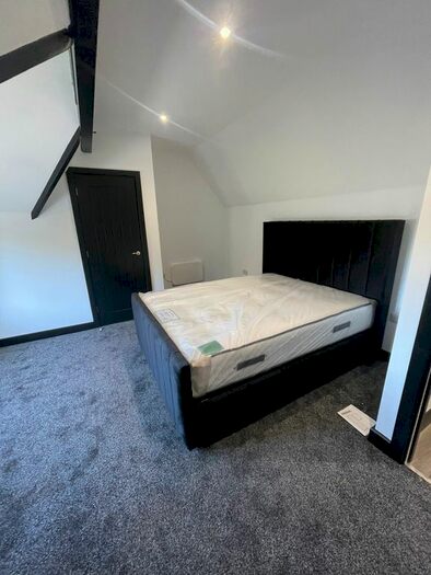 1 Bedroom Flat To Rent In Bradford Old Road, Bingley, BD16