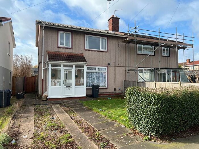 3 Bedroom Semi Detached House For Sale In Horrell Road, Birmingham, B26