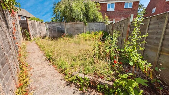 1 Bedroom Flat For Sale In Ash Close, Yate, Bristol, BS37