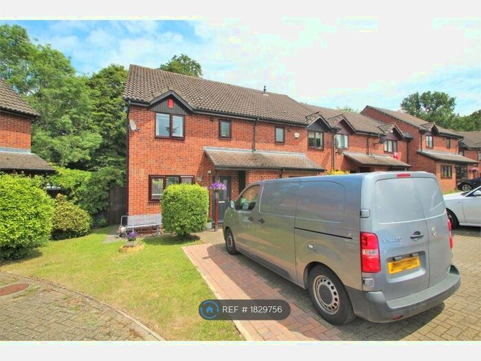 3 Bedroom Semi-Detached House To Rent In Birchwood Close, High Wycombe, HP12