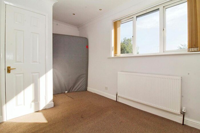 3 Bedroom Terraced House For Sale In Ringer Way, Clowne, Chesterfield, S43