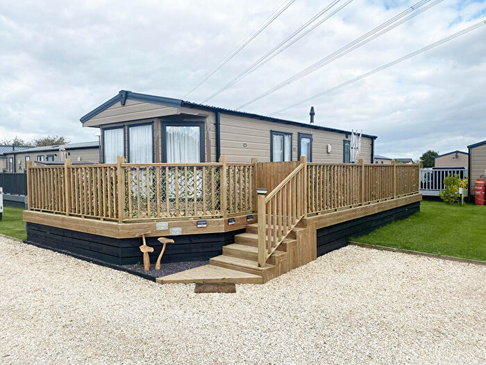 2 Bedroom Lodge For Sale In Street Lane, Bubwith, Goole, DN14