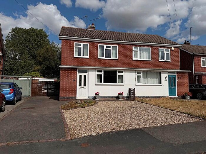 3 Bedroom Semi Detached House For Sale In Grange Avenue, Kenilworth, CV8