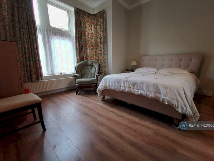 3 Bedroom Flat To Rent In Sandown Road, Leicester, LE2