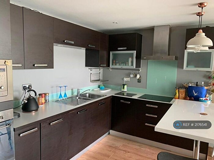 2 Bedroom Flat To Rent In Windward Court, London, E16