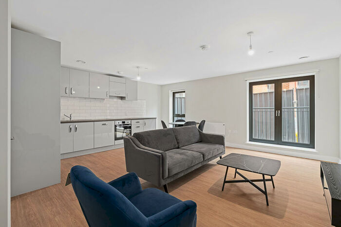 2 Bedroom Apartment To Rent In Weavers Yard Newbury, RG14