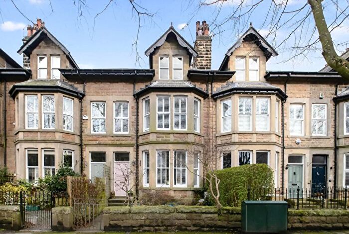 4 Bedroom Town House For Sale In West End Avenue, Harrogate, HG2