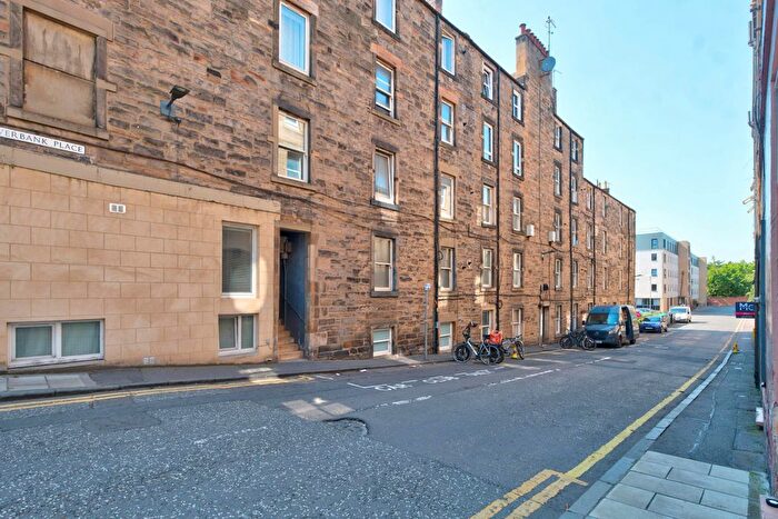 2 Bedroom Flat For Sale In Beaverbank Place, Canonmills, Edinburgh, EH7