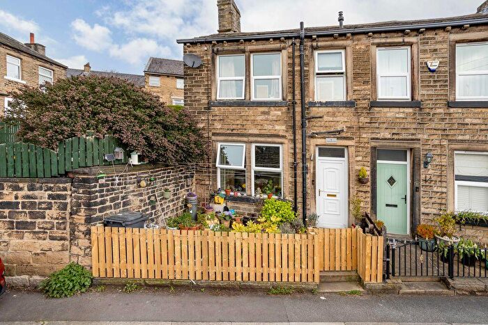 2 Bedroom Cottage For Sale In Clay House Lane, Greetland, HX4