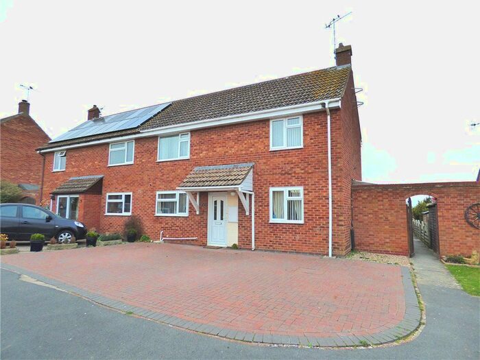 3 Bedroom Semi-Detached House For Sale In Titheway, Middle Littleton, Evesham, WR11