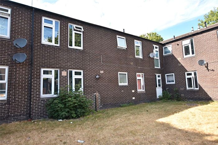 1 Bedroom Flat For Sale In Stocks Rise, Leeds, West Yorkshire, LS14