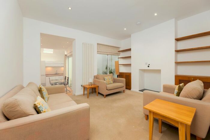 3 Bedroom Terraced House To Rent In Curlew Street, London, SE1