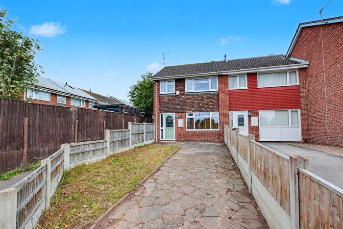 3 Bedroom Semi-Detached House For Sale In Darwin Close, Nottingham, NG5