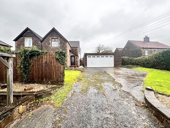 3 Bedroom Semi-detached House For Sale In Edford Green, Holcombe, BA3