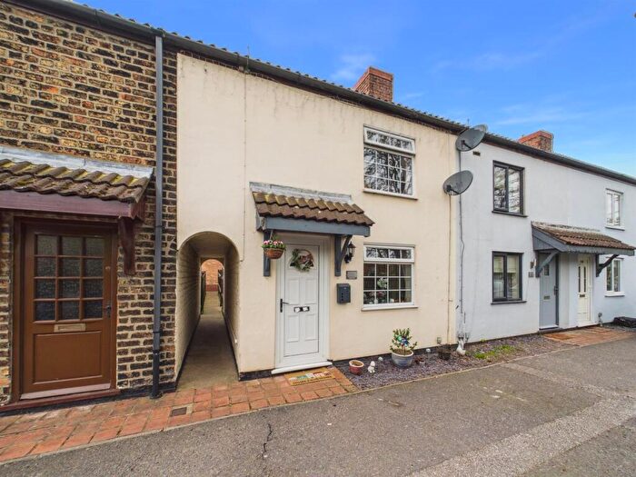 2 Bedroom Terraced House For Sale In Leakes Row, Louth, LN11