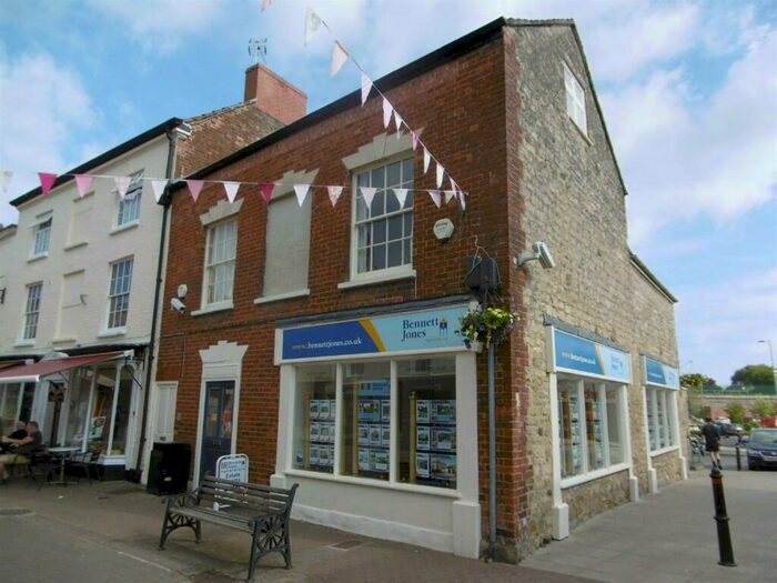 1 Bedroom Flat To Rent In Parsonage Street, Dursley, GL11